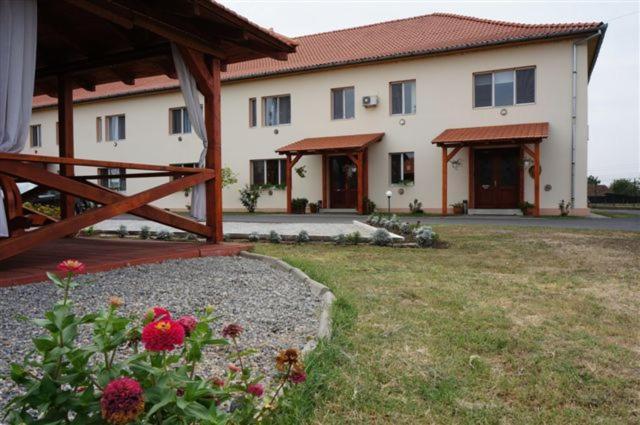 Vila Zoppas Inn Sînnicolau Mare Εξωτερικό φωτογραφία