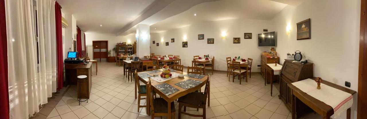 Vila Zoppas Inn Sînnicolau Mare Εξωτερικό φωτογραφία